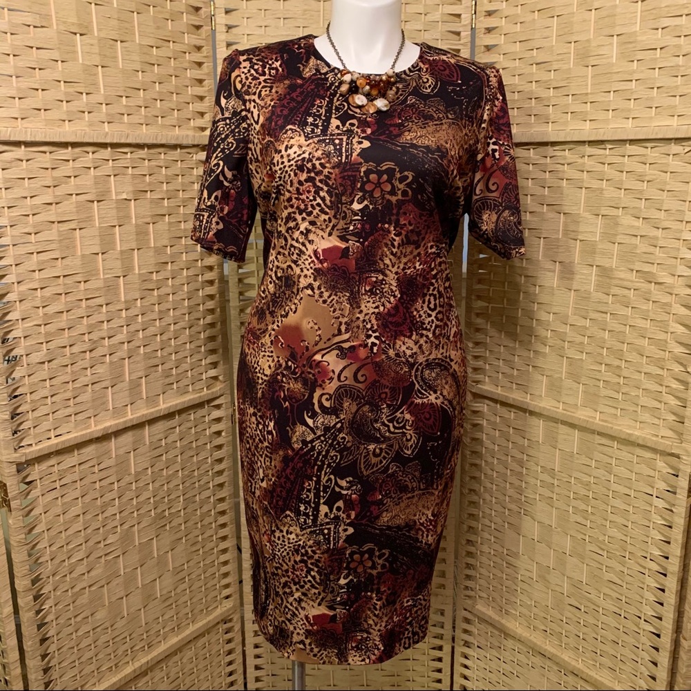 Stunning, Jones sheath dress